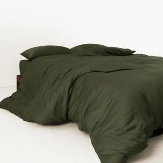 FURRFREE Bamboo Duvet Cover - Pet Hair Repellent for Dogs/Cats Family