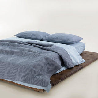 FURRFREE Quilt Set - Pet Hair Repellent for Dogs/Cats Family