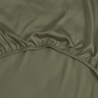 FURRFREE Bamboo Fitted Sheet - Pet Hair Repellent for Dogs/Cats Family