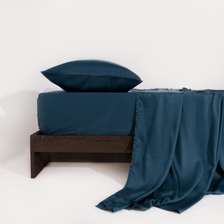 FURRFREE Bamboo Sheet Set - Pet Hair Repellent for Dogs/Cats Family