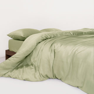 FURRFREE Bamboo Duvet Cover - Pet Hair Repellent for Dogs/Cats Family