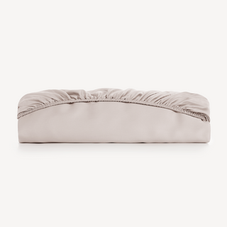 FURRFREE Bamboo Fitted Sheet - Pet Hair Repellent for Dogs/Cats Family