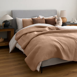 FURRFREE Quilt Set - Pet Hair Repellent for Dogs/Cats Family