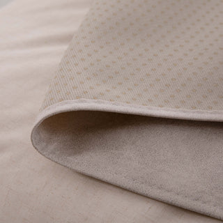 Spill-Resistant Coverlet - Scratch Resistant for Dogs/Cats Family